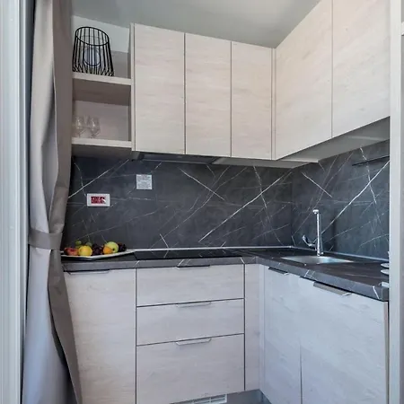Camp Adriatic Mobile Homes - *