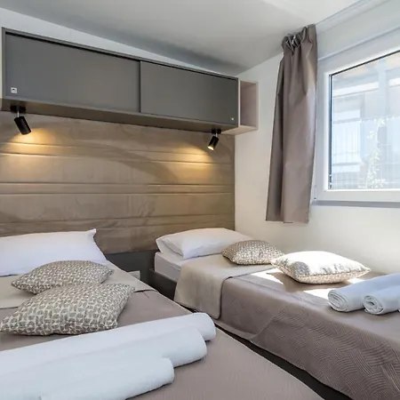 Camp Adriatic Mobile Homes - Kemp Primošten
