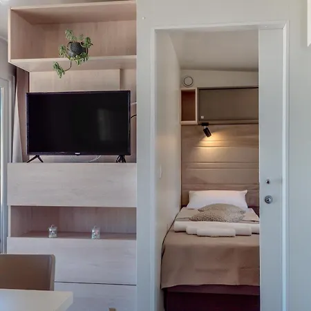 Camp Adriatic Mobile Homes - 캠프장