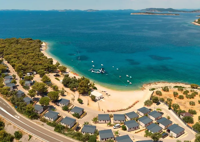 אתר קמפינג Camp Adriatic Mobile Homes -